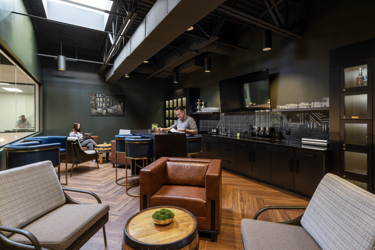 Lounge seating and bar at the Zink Cincinnati center in Mason, Ohio