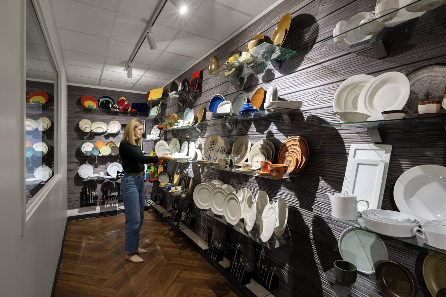 Tabletop and dinnerware display wall at the Zink Cincinnati center